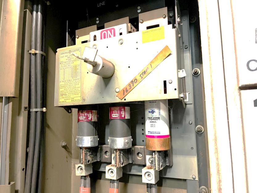 GE switch panel with fuses under normal load conditions